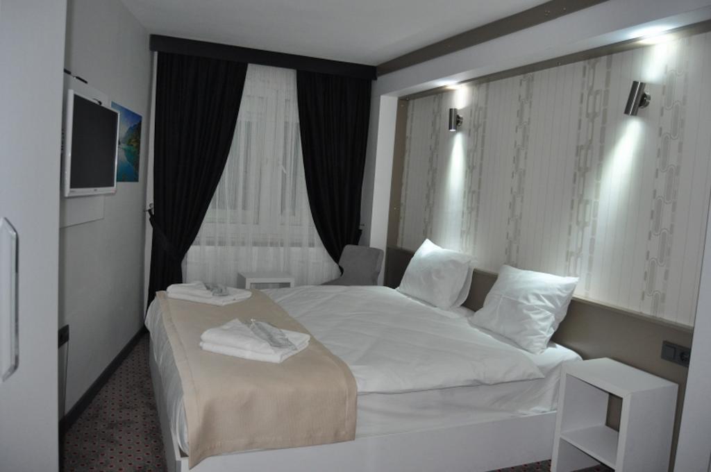 Royal Ramblas Hotel Izmit Habitación foto