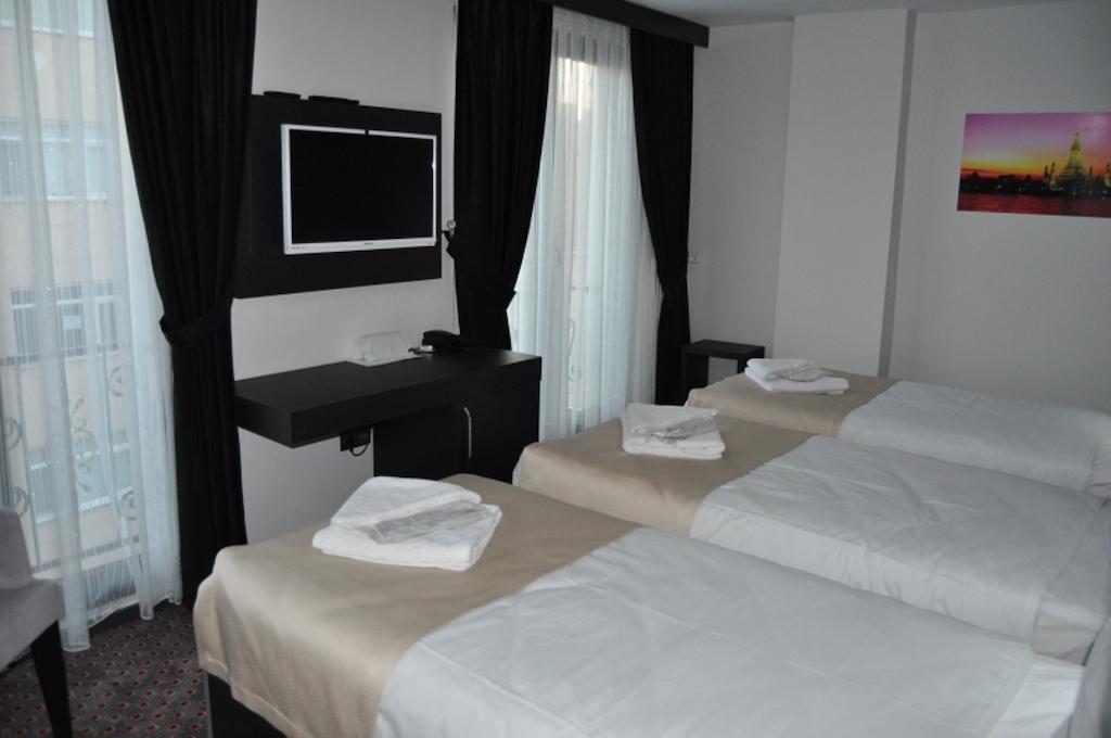 Royal Ramblas Hotel Izmit Habitación foto