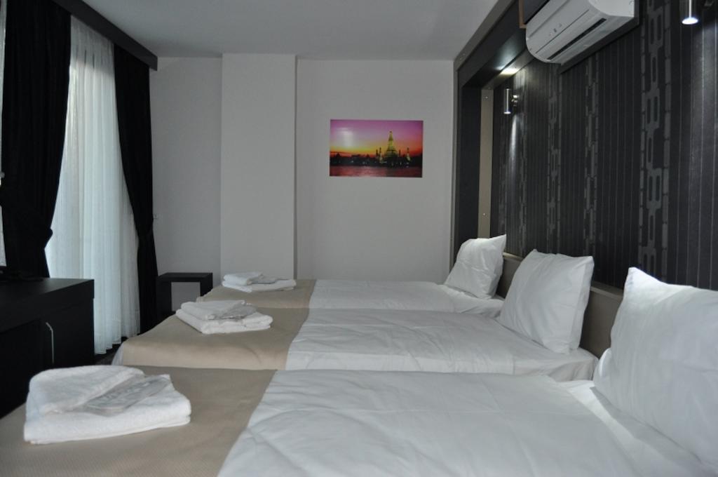 Royal Ramblas Hotel Izmit Habitación foto